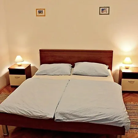 아파트 In Porec/istrien 10280 *